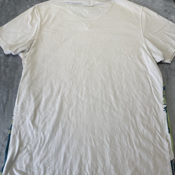 men's A. Tiziano graphic V-neck t-shirt.  Premium Wear Short Sleeve Size M - Picture 8 of 11